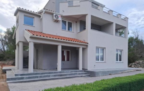 Beautiful Apartment In Pridraga With Wifi